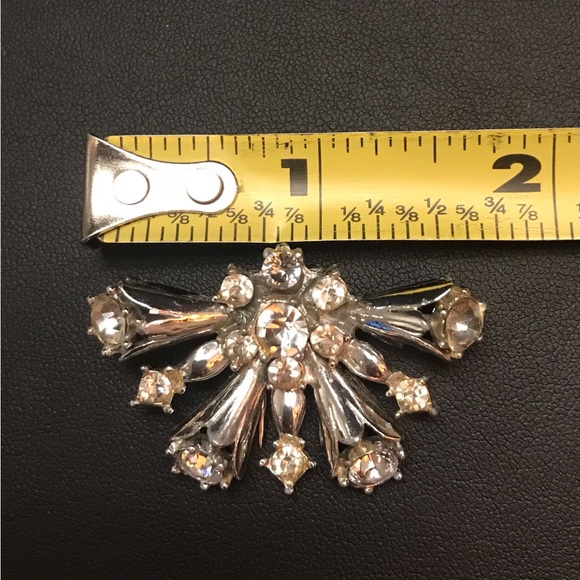 CORO Art Deco Brooch Fur Clip Signed. Rhinestones - Picture 6 of 6